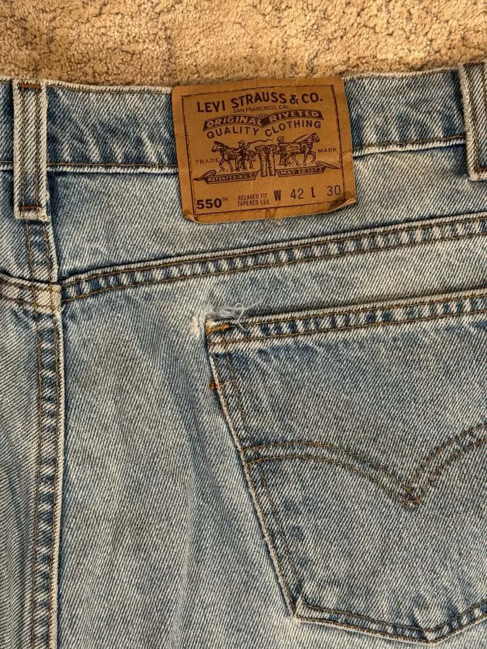 Vintage Levi's 550 Relaxed Fit Tapered Leg Jeans W42 L30 Made in USA